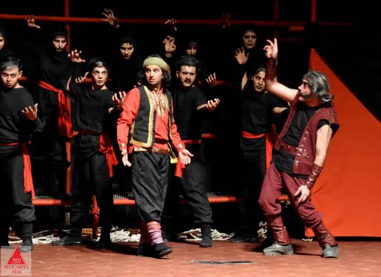 استقبال بیش از سه هزار نفر از عروس خون