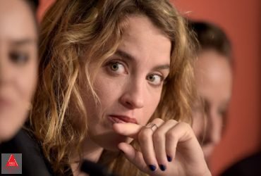 چهره یک زن در آتش