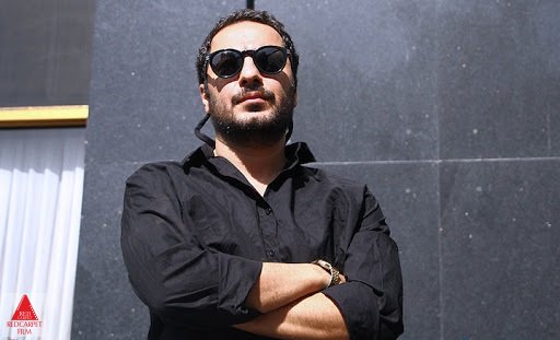 شب، داخلی، دیوار