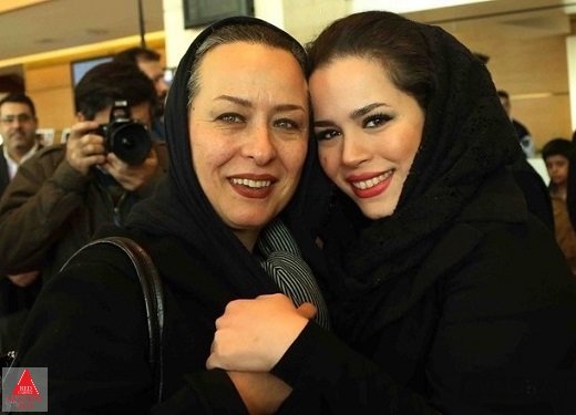 ملیکا شریفینیا